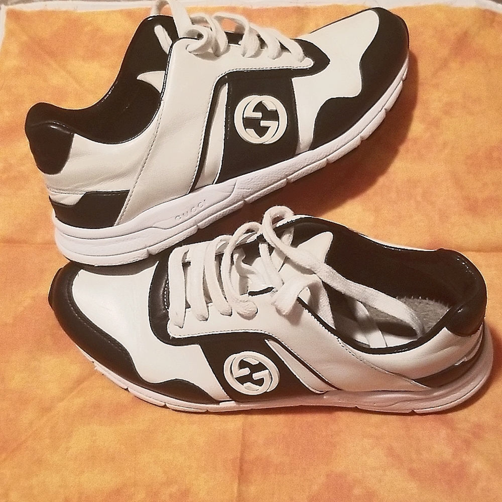 GUCCI Miro Soft Black/White Leather Interlocking GG Sneakers Size 35.5